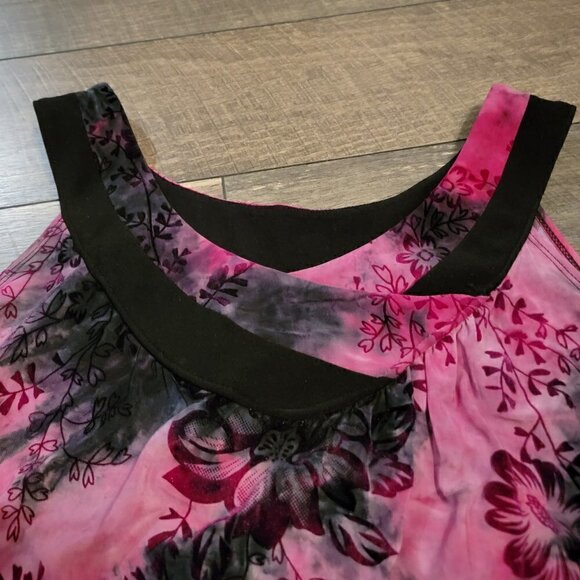 Sere Nada Sleeveless top bright pink/black.  Size 1X 22" across the chest. - Picture 4 of 7